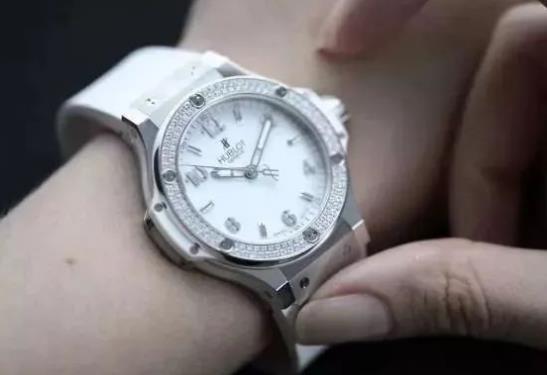 手表回收什么价格？合适女士的表之宇舶-BIG BANG系列