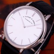 旧手表回收价格查询朗格萨克森系列手表怎么样？